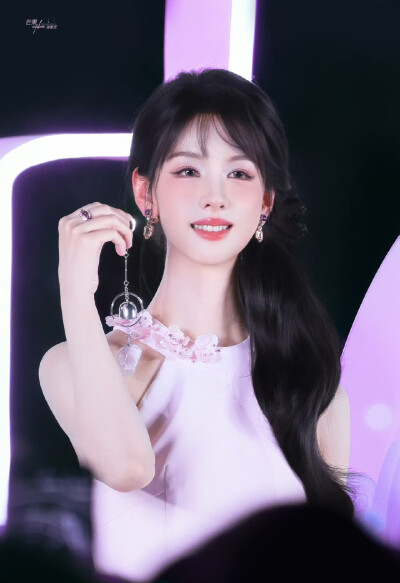 陈都灵