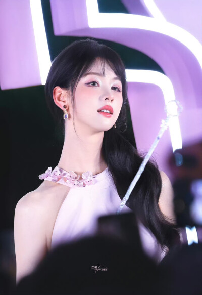 陈都灵