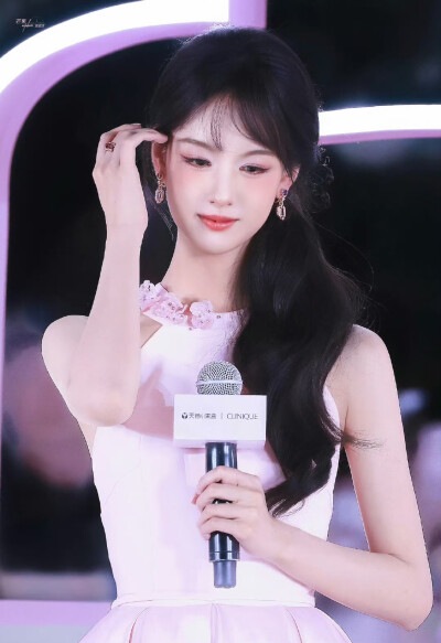 陈都灵