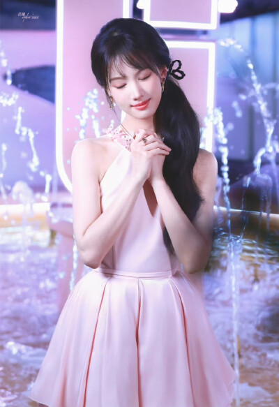 陈都灵