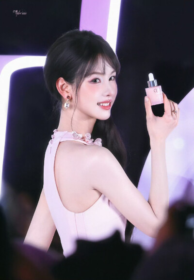陈都灵