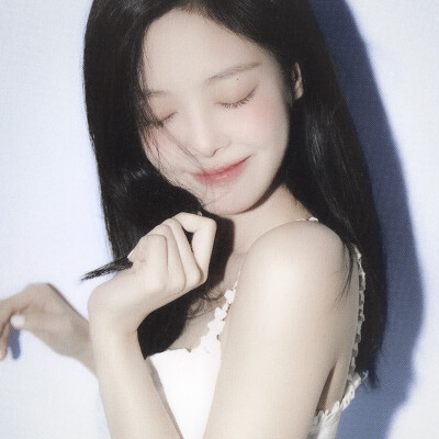 “这俗世总叫人阵痛，但我们总会在某一时刻，找到人生的信仰。”—《病仰》
是爱琳说送嘟