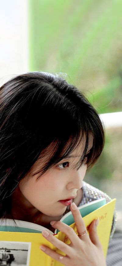 IU 壁纸
