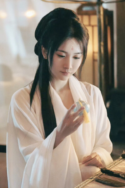 虚颜 沈沁