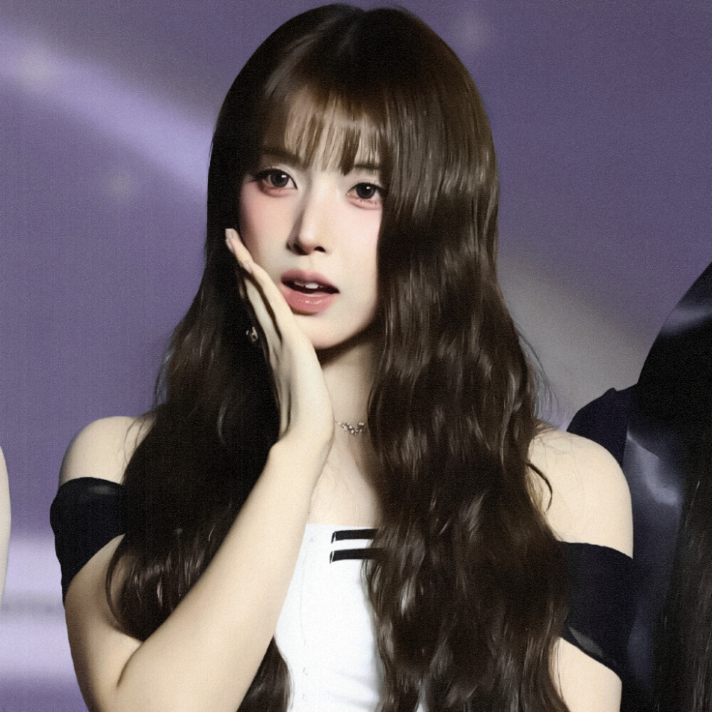 NMIXX｜《病變》変わり^やすいの 항성、Difficult to distinguish.