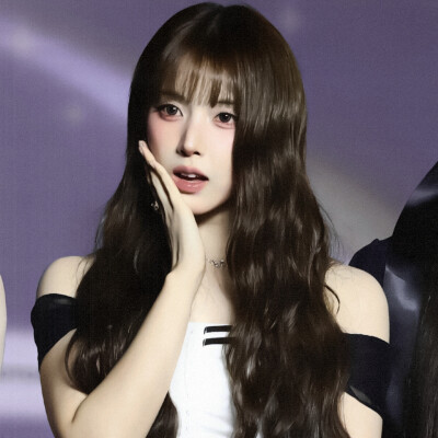 NMIXX｜《病變》変わり^やすいの 항성、Difficult to distinguish.