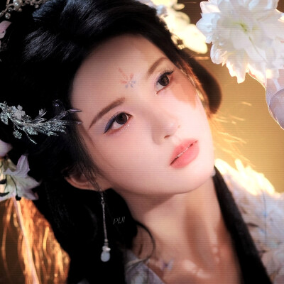 桃花谢了春红 太匆匆 无奈朝来寒雨晚来风 胭脂泪相留醉 几时重 自是人生长恨水长东