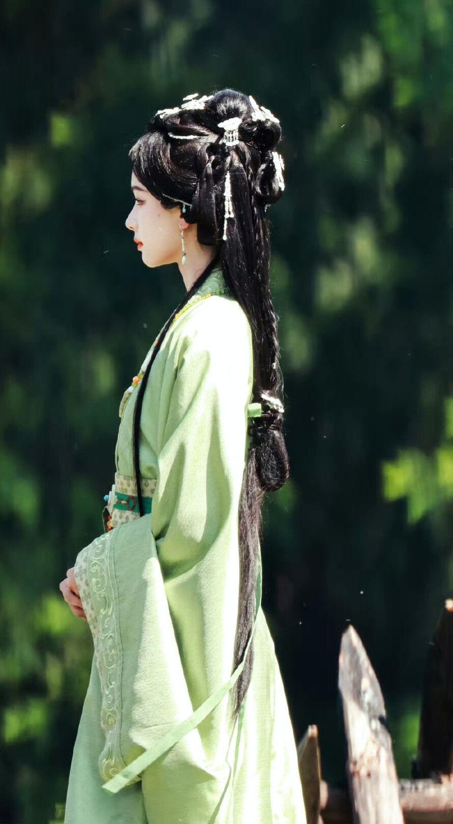 陈都灵