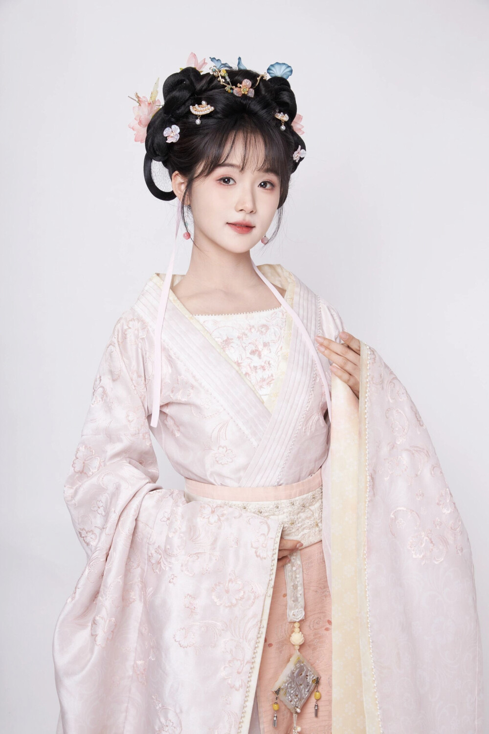朱门假千金，寒门真凤凰 云扶