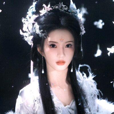 桃花谢了春红 太匆匆 无奈朝来寒雨晚来风 胭脂泪相留醉 几时重 自是人生长恨水长东