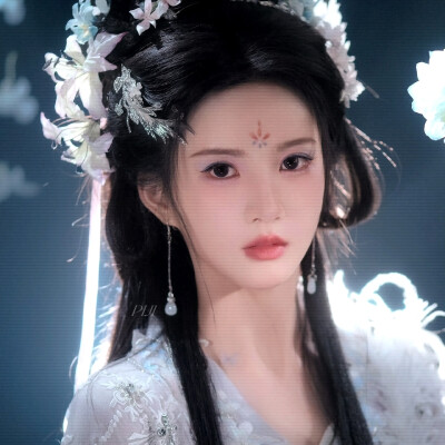 桃花谢了春红 太匆匆 无奈朝来寒雨晚来风 胭脂泪相留醉 几时重 自是人生长恨水长东