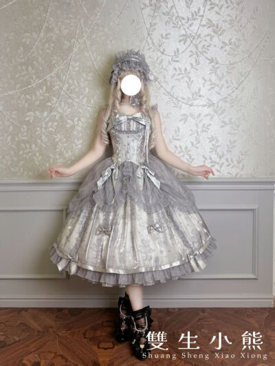 被這個銀灰色种草到啦，上身也太美貌了吧，姐妹们有木有lo鞋推荐