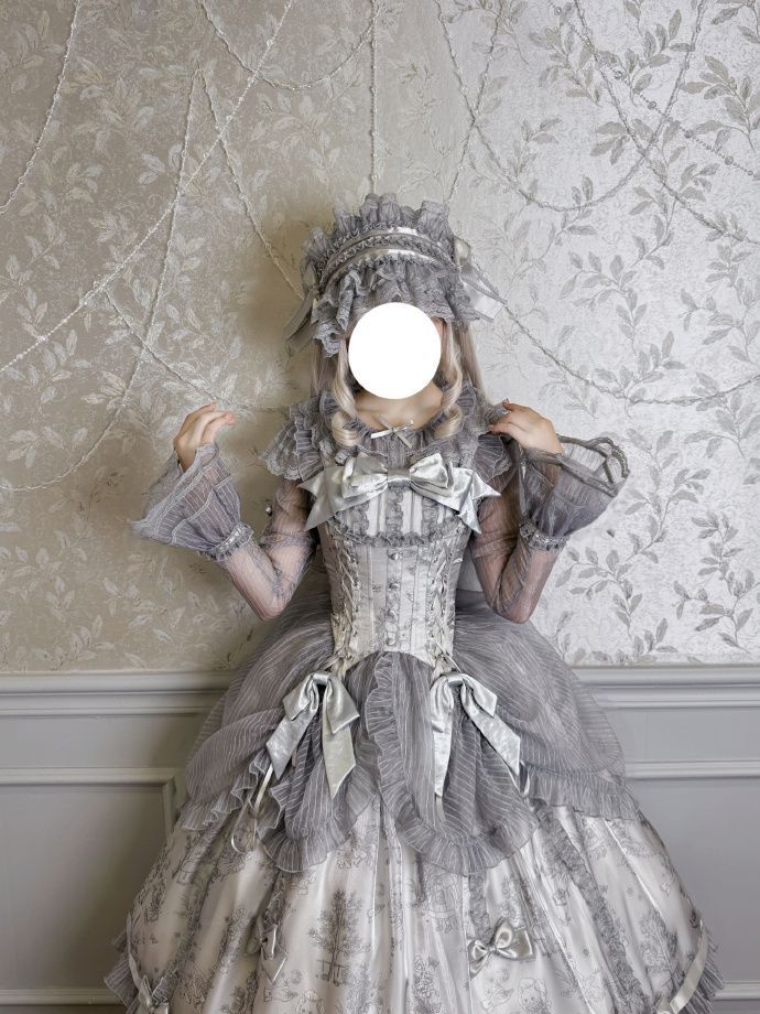 被這個銀灰色种草到啦，上身也太美貌了吧，姐妹们有木有lo鞋推荐