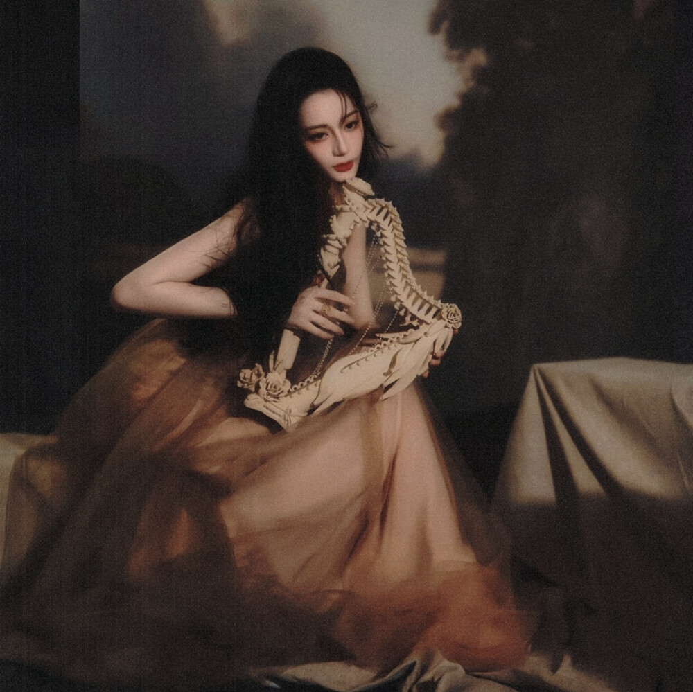 即是美人，也是女英雄