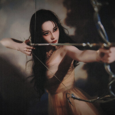 即是美人，也是女英雄
