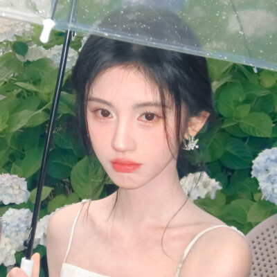 鞠婧祎