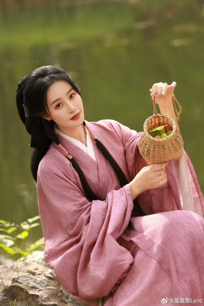 蓝盈莹