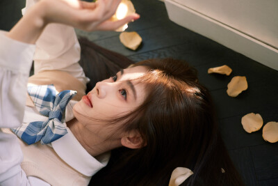 鞠婧祎
