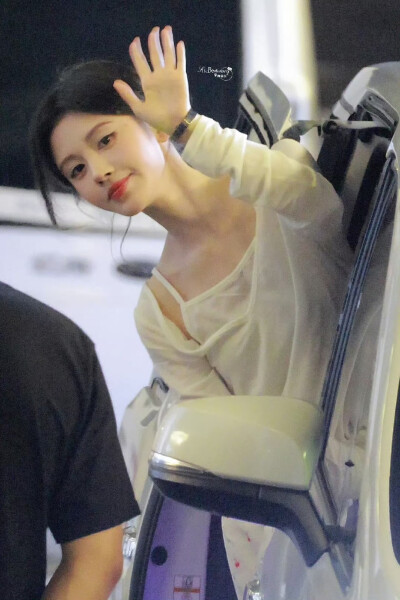 鞠婧祎