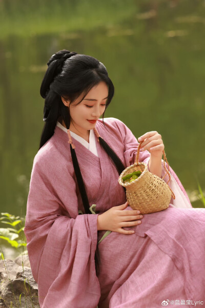 蓝盈莹