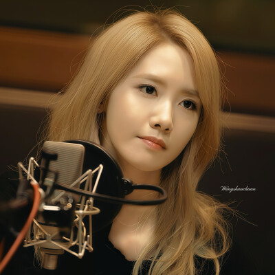 唱片漏出絮语的痒