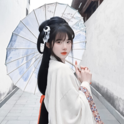 当你在不朽的詩里与時間成長...！