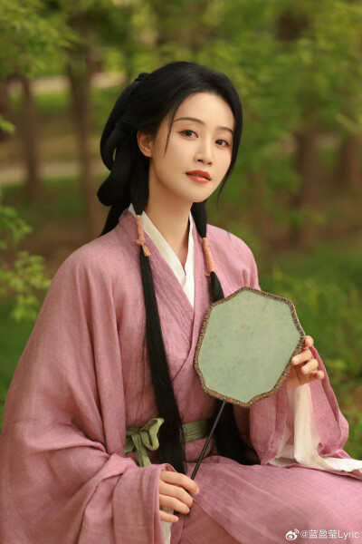 蓝盈莹