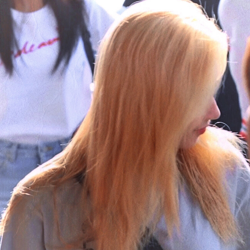 ： 說是悲哀也可以吧，事物的味道，我嘗得太早了。
