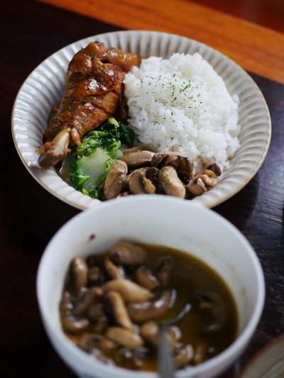 神仙小迎做的鸡腿蘑菇饭直接出摊！