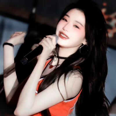 有女孩问我是不是她的小狗 我在这里统一回复一下 是狼