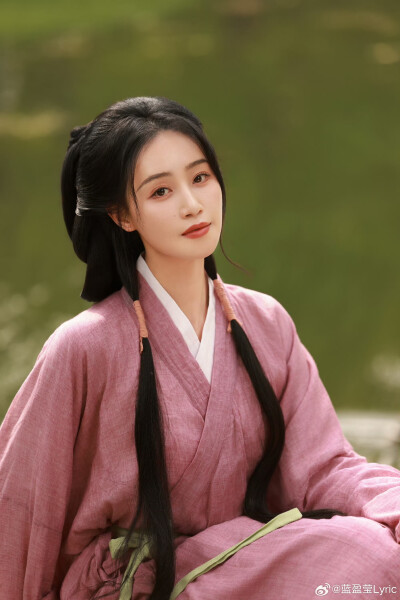 蓝盈莹