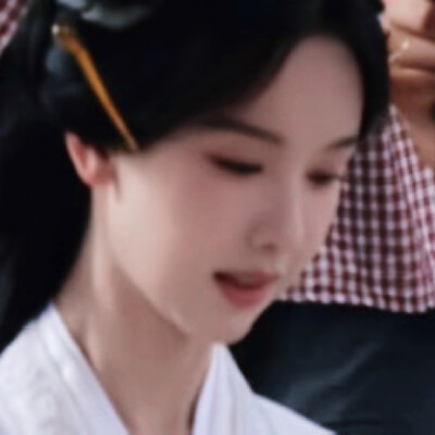 ꪔ