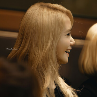 唱片漏出絮语的痒