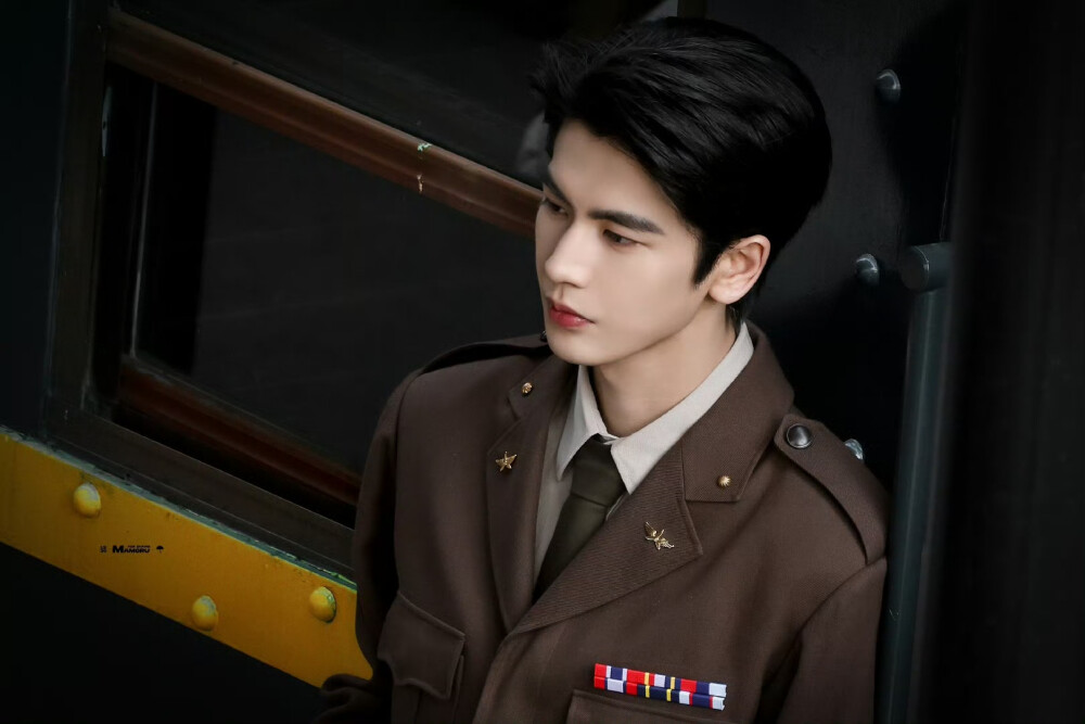 cr.MAMORU·张凌赫