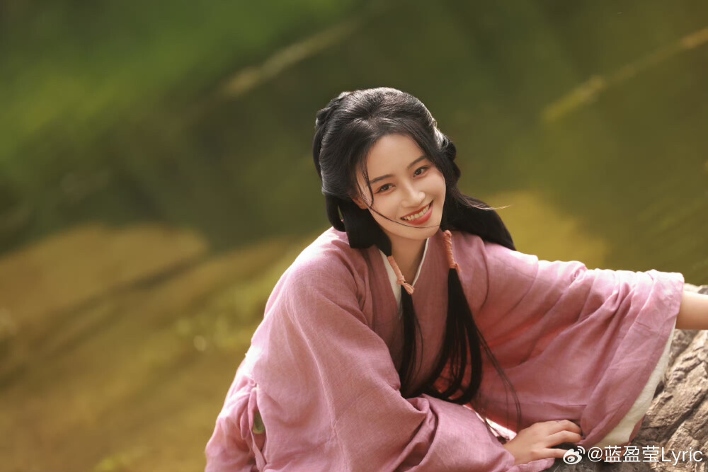 蓝盈莹
