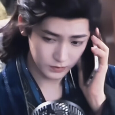 嗯