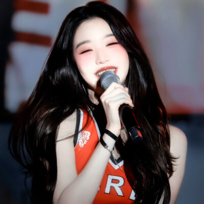 有女孩问我是不是她的小狗 我在这里统一回复一下 是狼