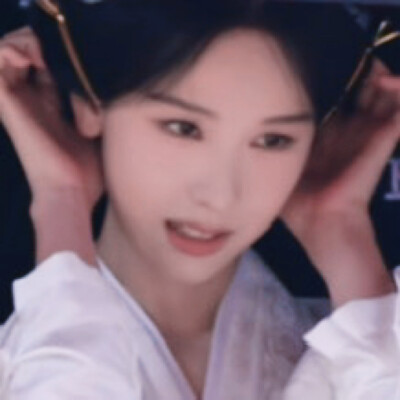 ꪔ