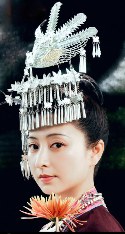 斓曦