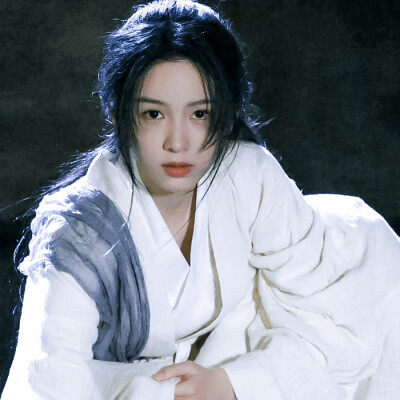 周也
-
银鞍照白马，飒沓如流星。