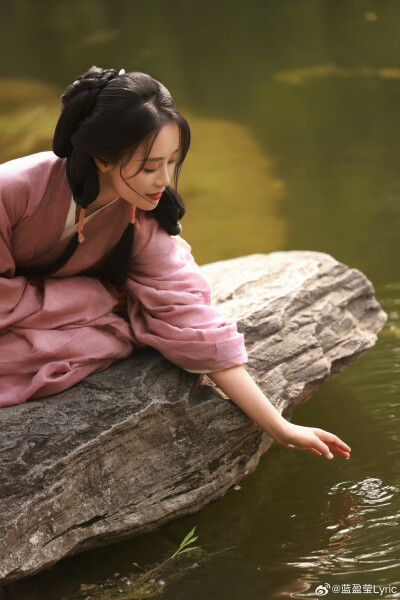 蓝盈莹