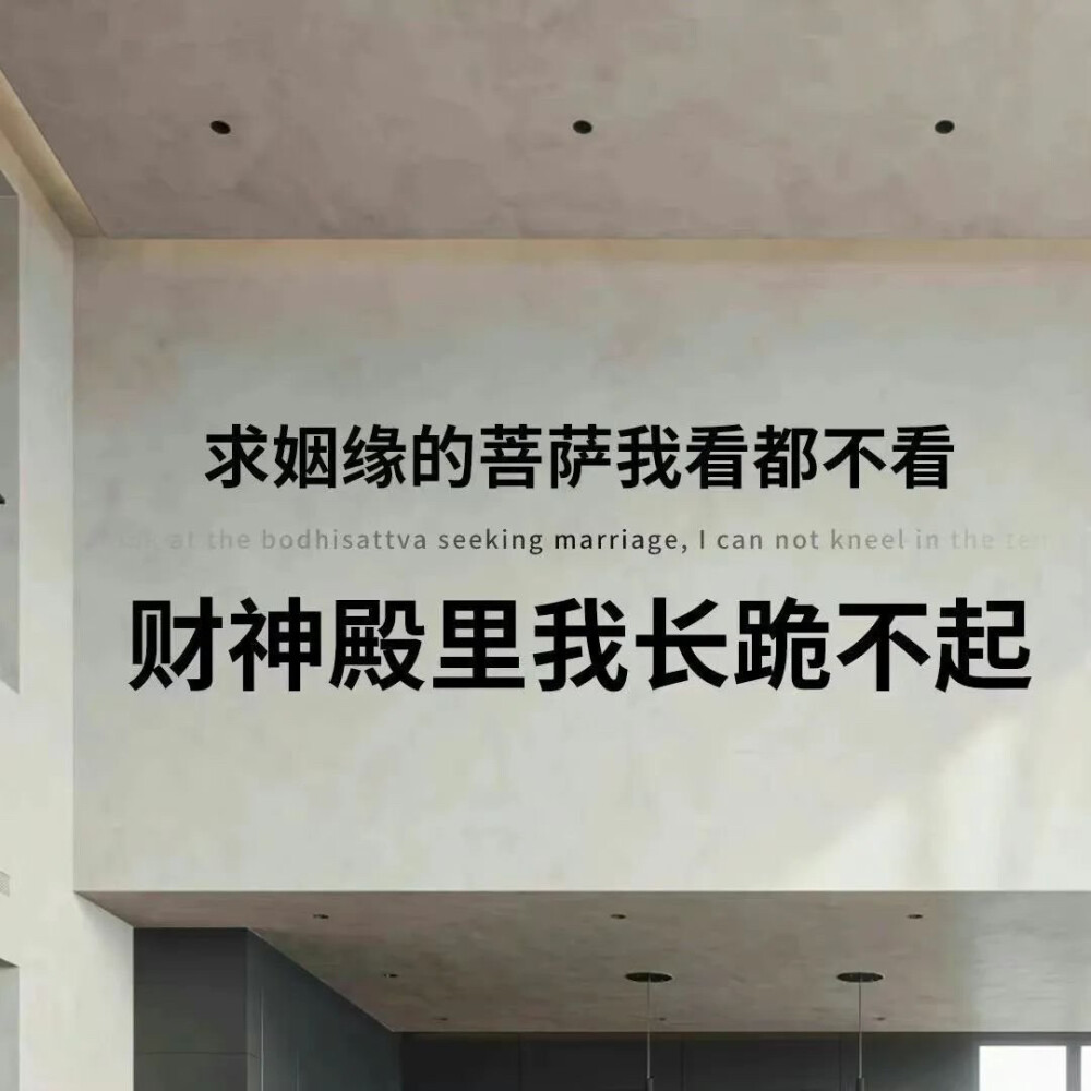 落日溺在云层里月光散落森林里 
