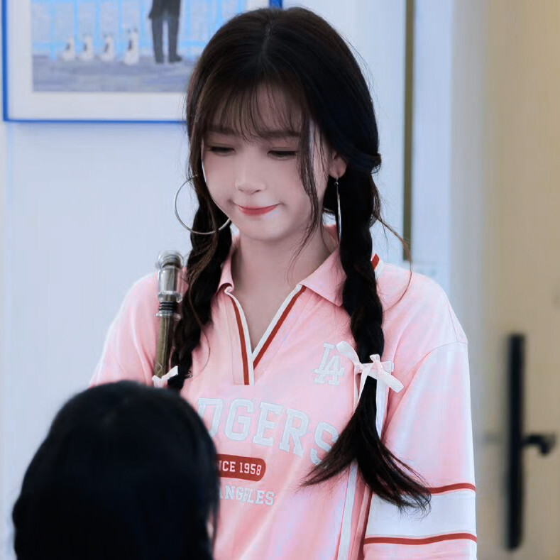 ✌︎˶╹ꇴ╹˶✌︎ 