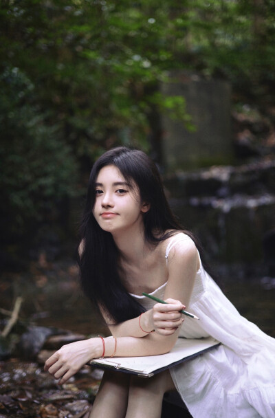 鞠婧祎