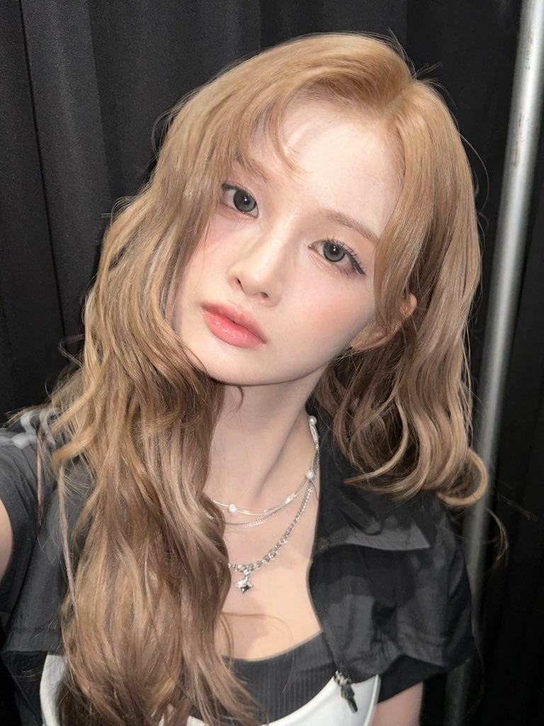 SULLYOON 薛仑娥