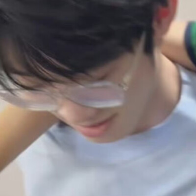奇怪你爱小狗。