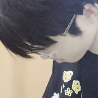 奇怪你爱小狗。