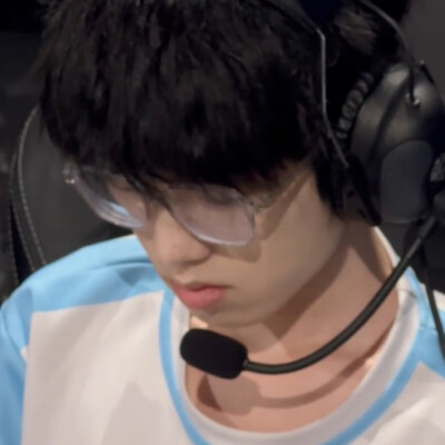 奇怪你爱小狗。
