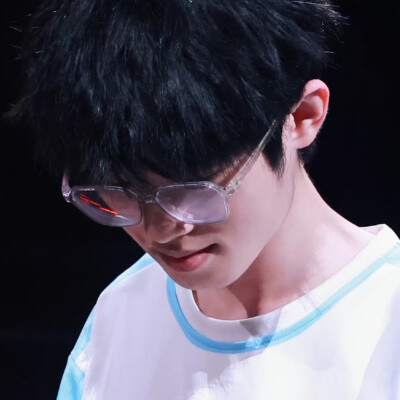 奇怪你爱小狗。