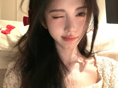  妈耶~
是会吓人一跳的可爱宝宝 鞠婧祎

